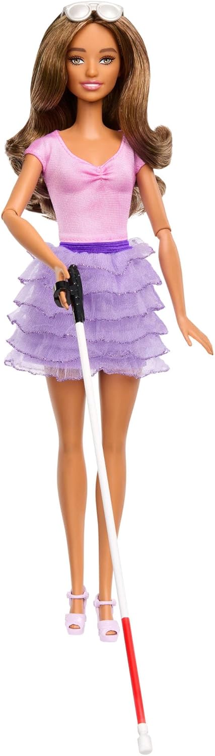 49bf66bf1e75303ff325e2f4a02b162d Barbie Fashionistas 228 cieca top rosa satinato e una gonna scintillante con volant - immagine 1